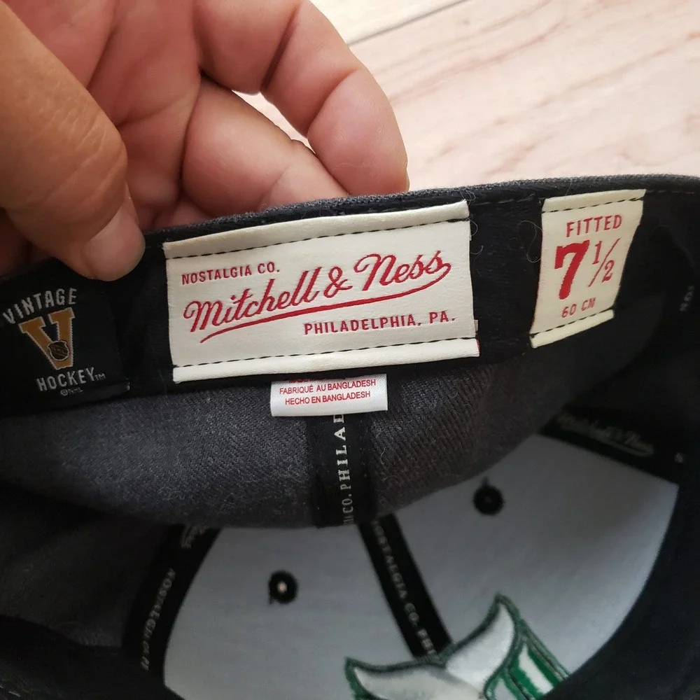 Hartford Whalers Mens Hat Cap Fitted 7 1/2 Gray Green NHL‎ Hockey Mitchell Ness